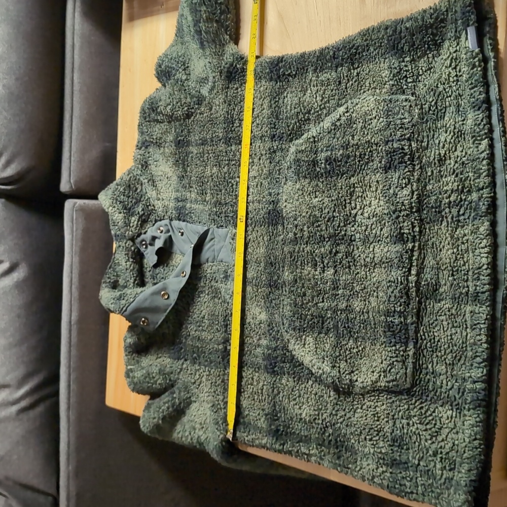Eddie Bauer Green plaid sherpa - Picture 9 of 10